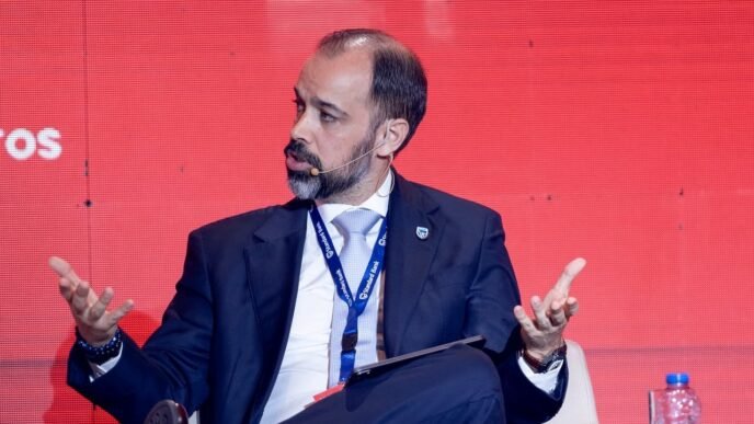 Eduardo Clemente: “O caminho mais natural para a internacionalização da banca angolana será começar por África”