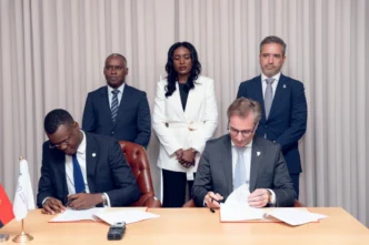 African Bank of Oman assina Memorando com Zona Económica Especial para apoio ao investimento